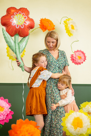 Balon foliowy Kwiatek czerwony 53 x 96 cm
