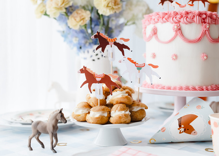 Dekoracje do muffinek Konie 13 cm 6 szt.