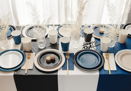 Talerzyki papierowe, czarny, 23cm (1 op. / 6 szt.)