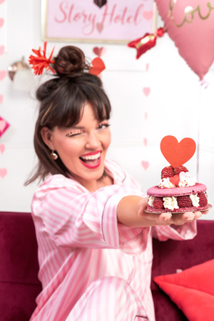 Dekoracje do muffinek Serca czerwone 11 cm 6 szt. PartyDeco